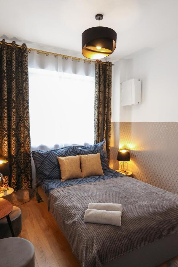 Hostel Clicktheflat Three Crosses Square